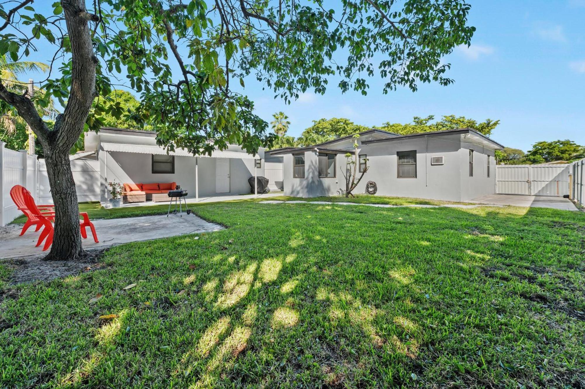 3 Bedroom And 2 Bath North Miami, Florida Exterior photo