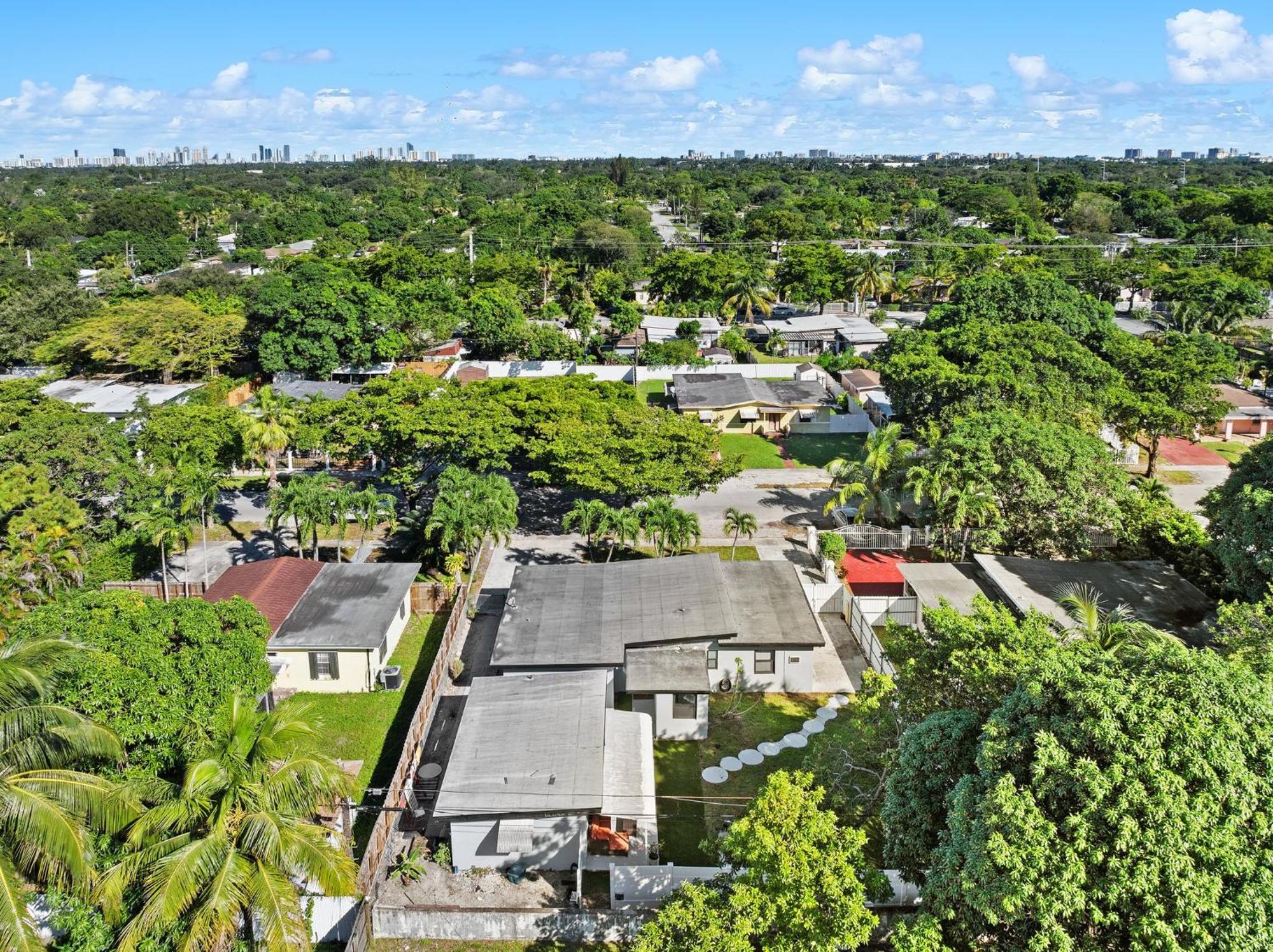 3 Bedroom And 2 Bath North Miami, Florida Exterior photo